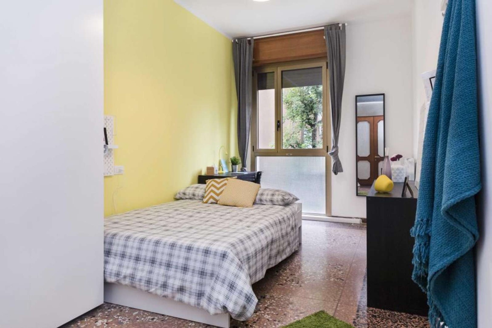 Bologna de çift kişilik yataklı kiralık oda
