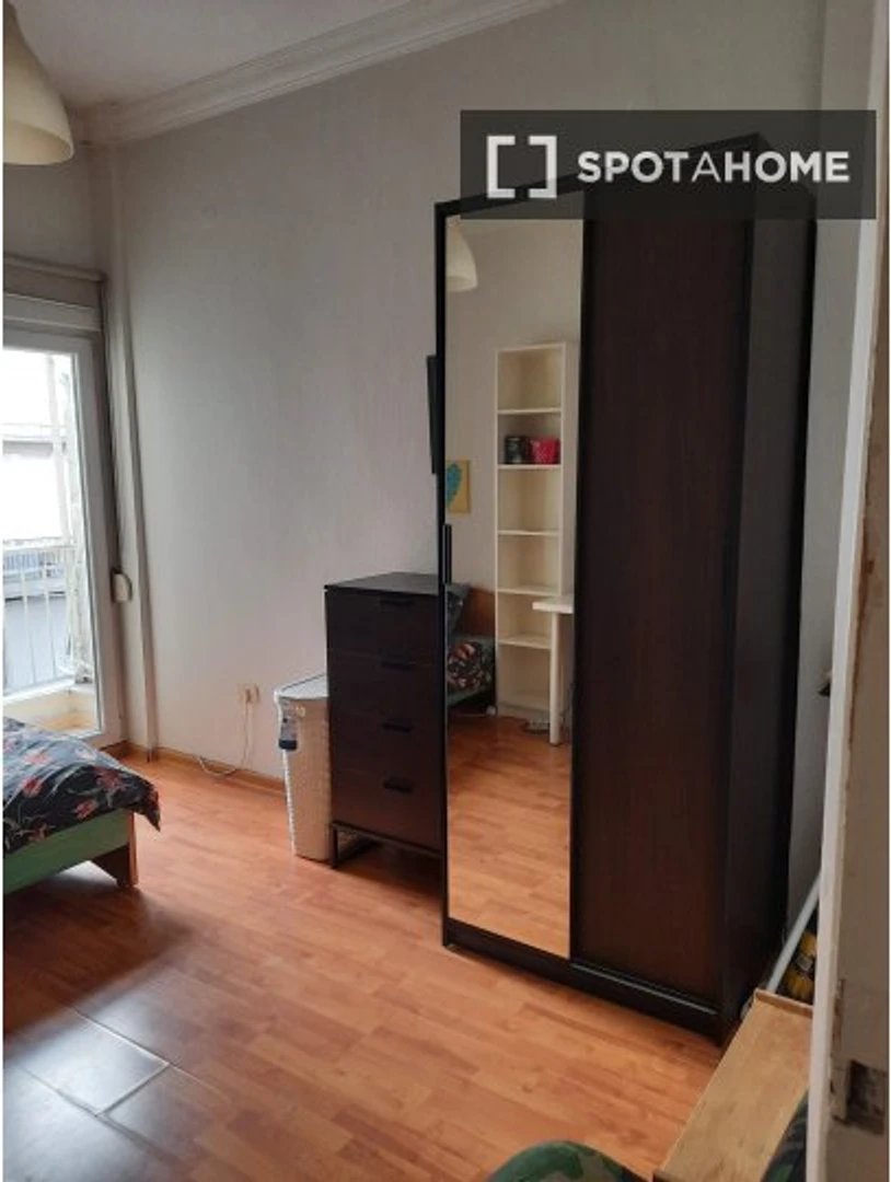 Chambre d'étudiant confortable et spacieuse dans 