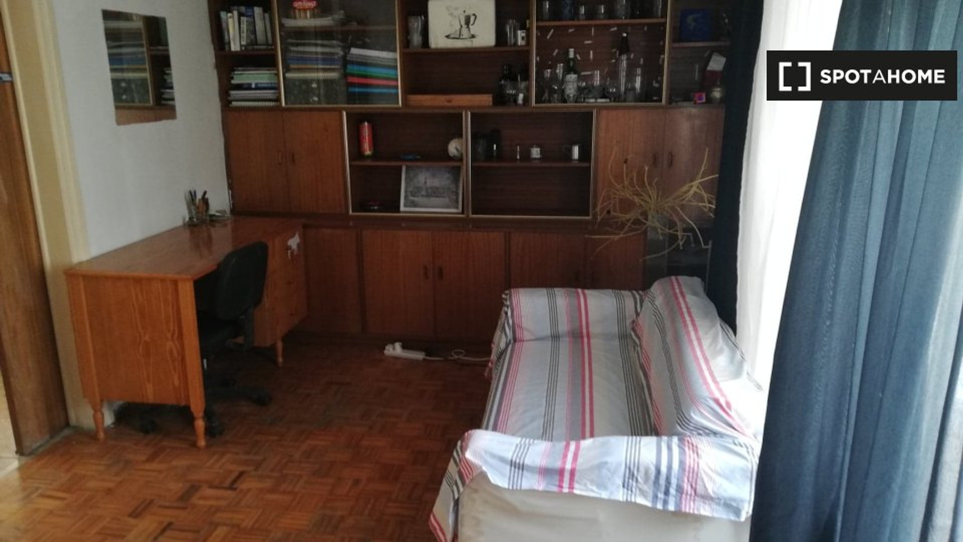 Pokój do wynajęcia z podwójnym łóżkiem w Nikozja
