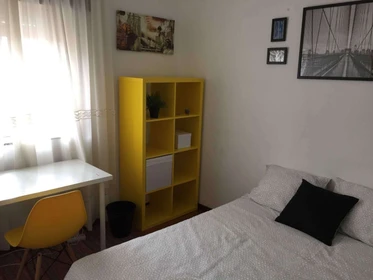 Cheap private room in Santiago-de-compostela