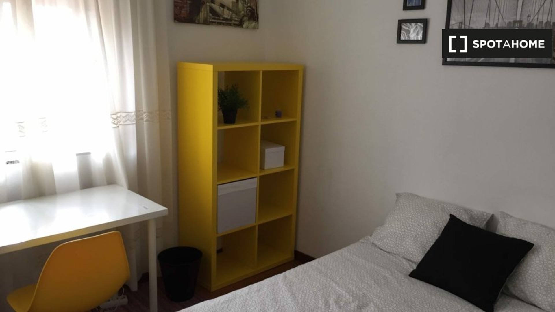 Renting rooms by the month in Santiago De Compostela