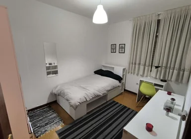 Chambre privée à Rúa do Penedo, image 1 de 19
