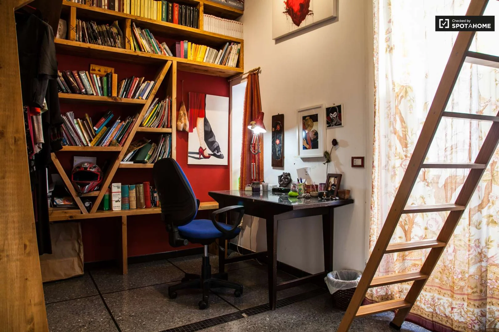 Chambre abordable pour les étudiants avec un bon éclairage dans