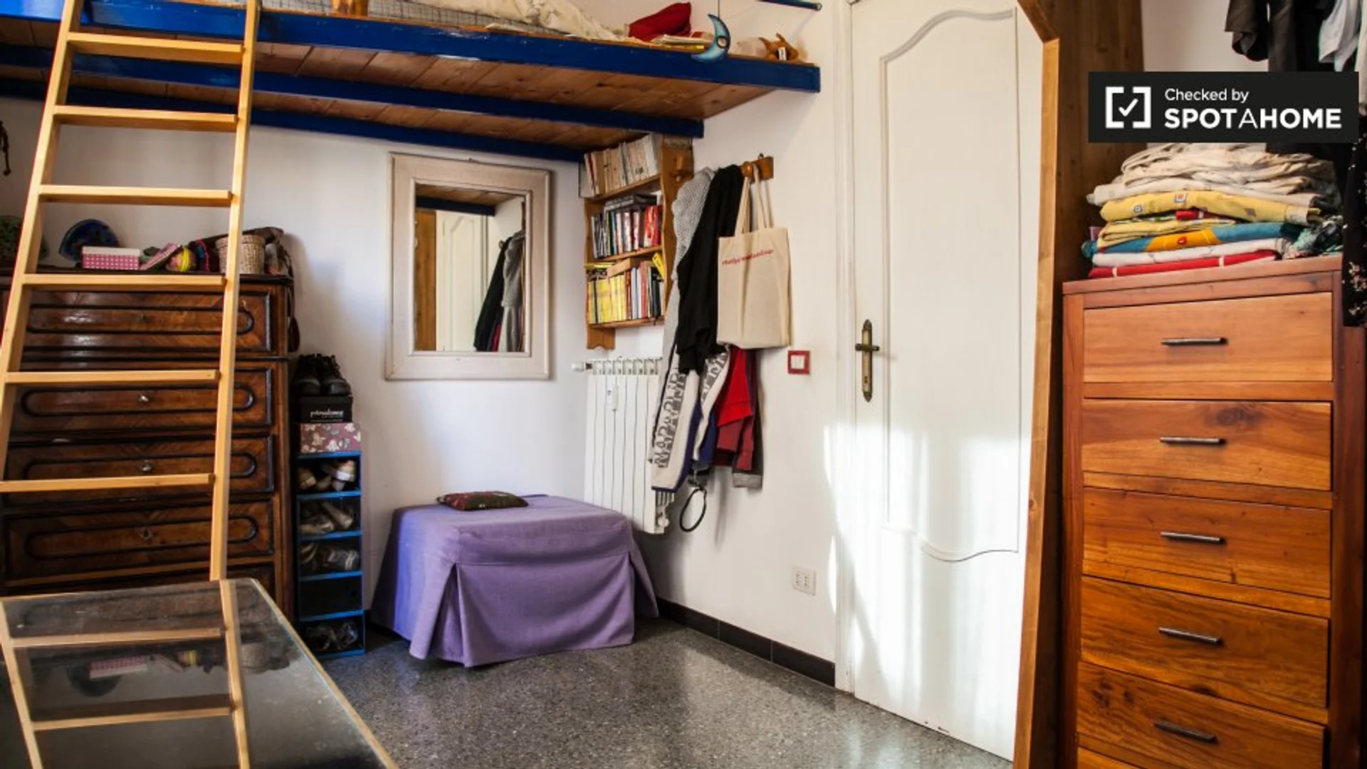 Chambre d'étudiant confortable et spacieuse dans