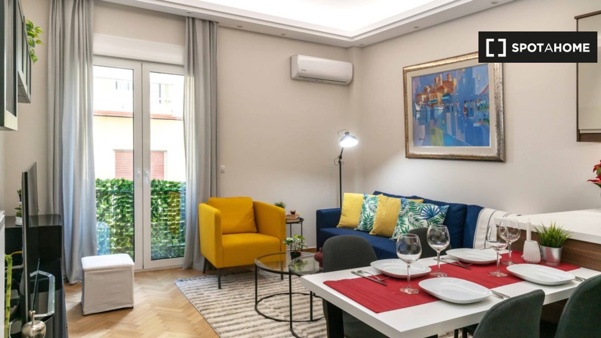 Apartamento totalmente mobilado em Atenas