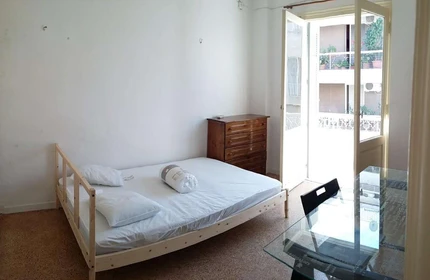 Zimmer mit Doppelbett zu vermieten Athens