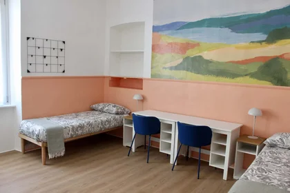 Quarto privado em Via Monte Rosa, 3, 10154 Torino TO, Italia, imagem 1 de 24