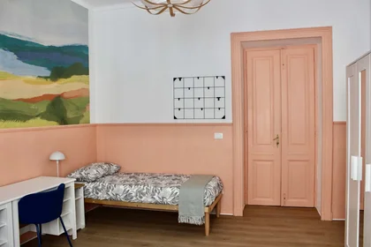 Quarto privado em Via Monte Rosa, 3, 10154 Torino TO, Italia, imagem 2 de 24