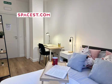 Private room at C. Sahagún, 14, 28925 Alcorcón, Madrid, Spain, image 1 of 10