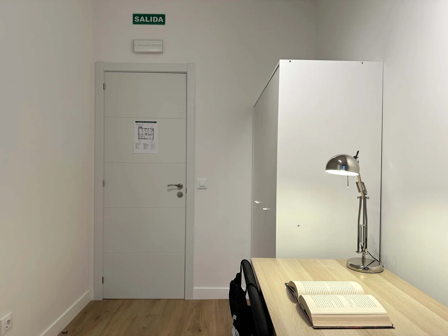 Economical student room with convenient location in