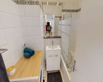 Habitación privada en Rue des Émeraudes, imagen 4 de 10