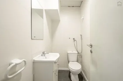 Chambre privée à Saldanha - Rua Almirante Barroso, image 11 de 18