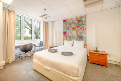 Chambre privée à Saldanha - Rua Almirante Barroso, image 18 de 20