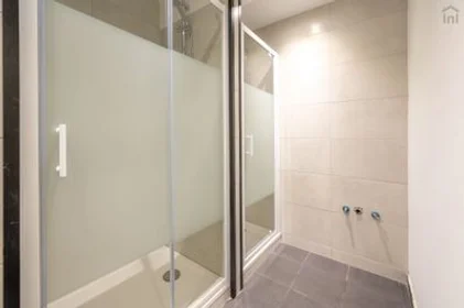 Chambre privée à Saldanha - Rua Almirante Barroso, image 9 de 20