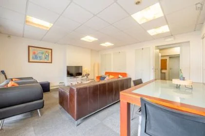 Chambre privée à Saldanha - Rua Almirante Barroso, image 6 de 20
