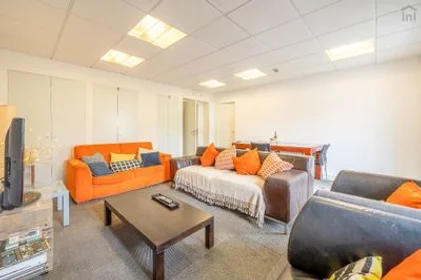 Chambre privée à Saldanha - Rua Almirante Barroso, image 8 de 20