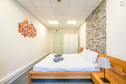 Chambre privée à Saldanha - Rua Almirante Barroso, image 17 de 21