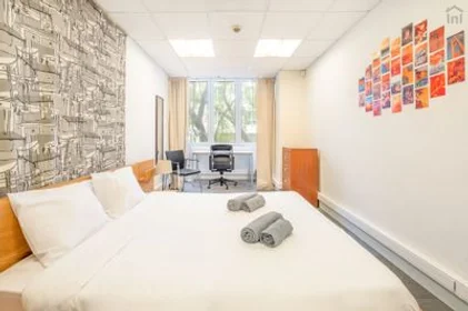 Chambre privée à Saldanha - Rua Almirante Barroso, image 18 de 21