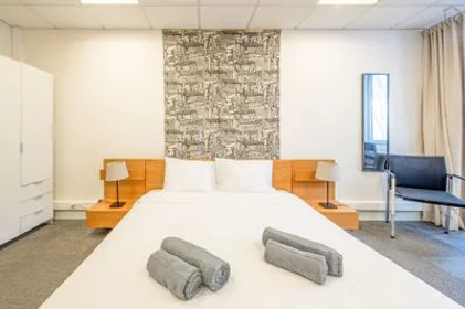 Chambre privée à Saldanha - Rua Almirante Barroso, image 21 de 21