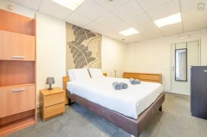 Chambre privée à Saldanha - Rua Almirante Barroso, image 20 de 21