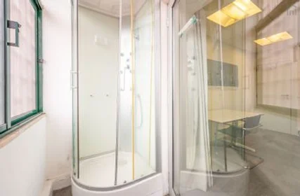Chambre privée à Saldanha - Rua Almirante Barroso, image 17 de 22
