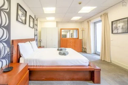 Chambre privée à Saldanha - Rua Almirante Barroso, image 18 de 22