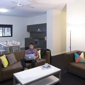 Apartamento inteiro em residência em University of New South Wales, 2 High St, Kensington NSW 2052, Australia, imagem 2 de 19