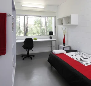 Dairenin tamamı Ikamet yerinde konumu 96 Edmund Rice Dr, Southport QLD 4215, Australia, 22 25 görüntüsü