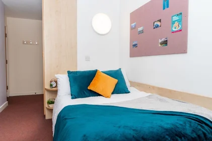 Habitación privada en residencia en Wardley House Little Horton Ln, Bradford BD5 0AG, United Kingdom, imagen 1 de 22