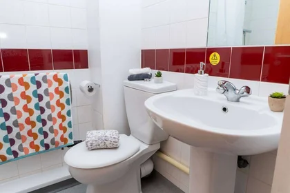 Habitación privada en residencia en Wardley House Little Horton Ln, Bradford BD5 0AG, United Kingdom, imagen 18 de 22