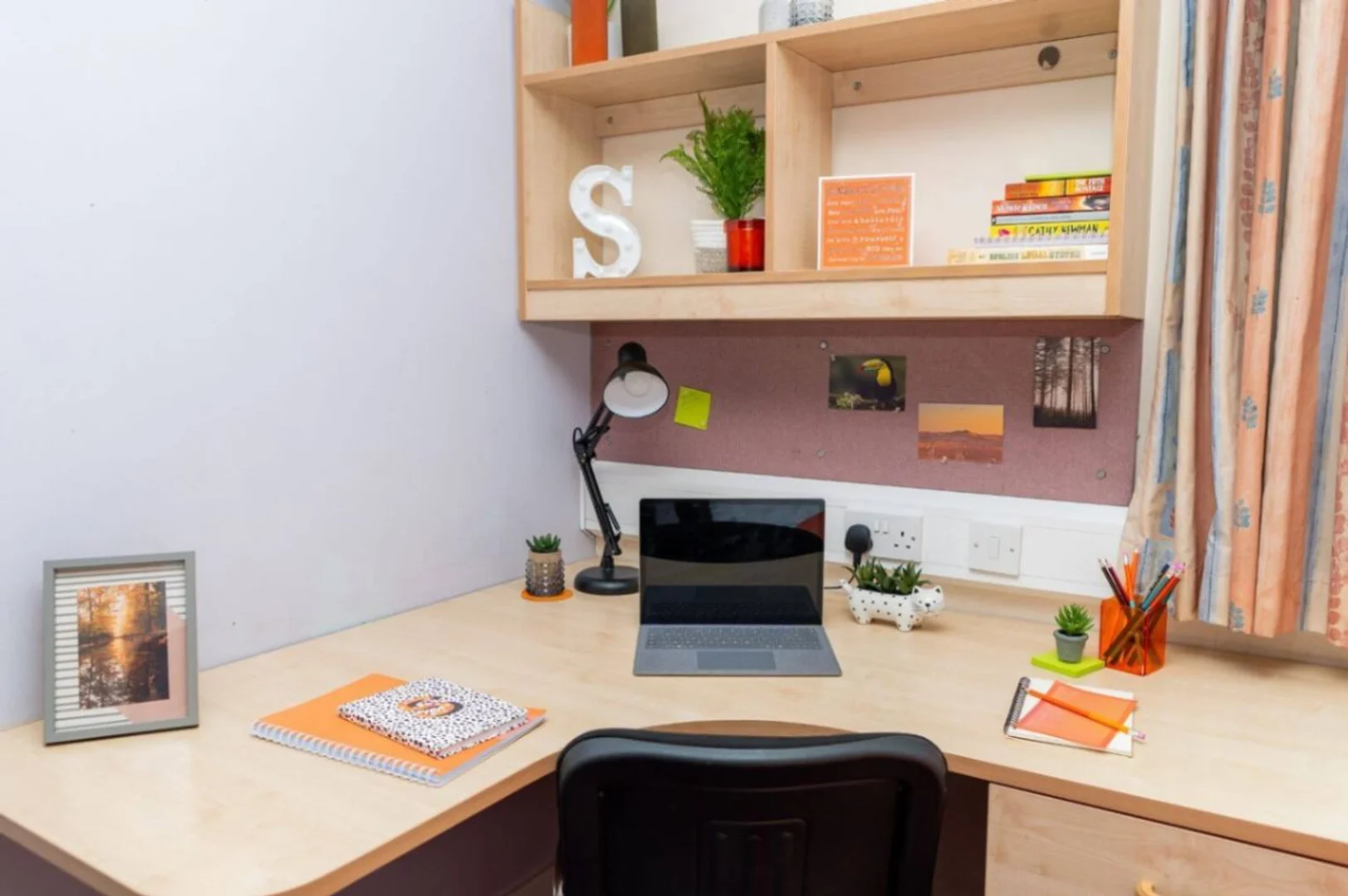 Habitación estudiantil económica con ubicación conveniente en 