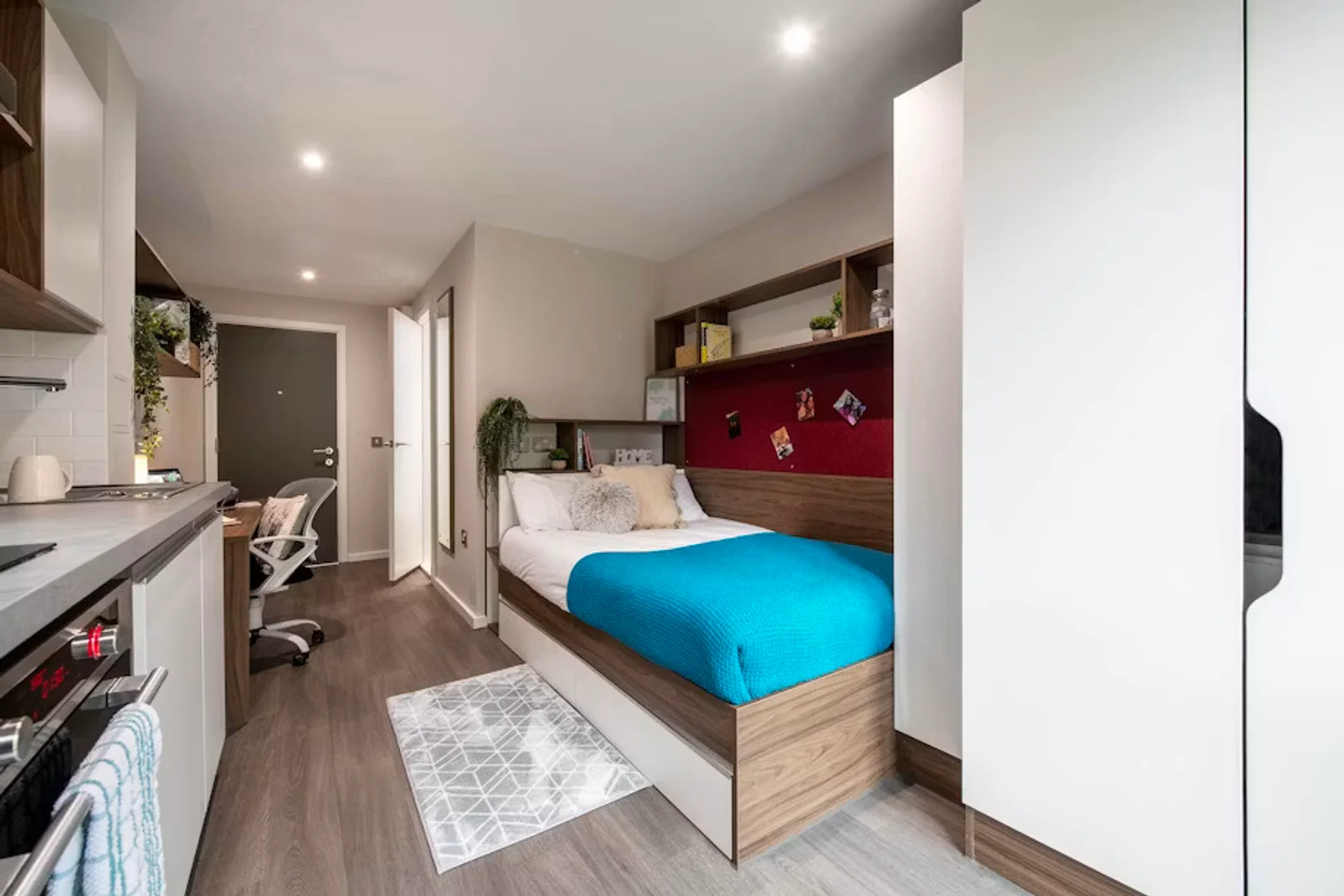 Funktionelles Studentenzimmer perfekt zum Studieren in 