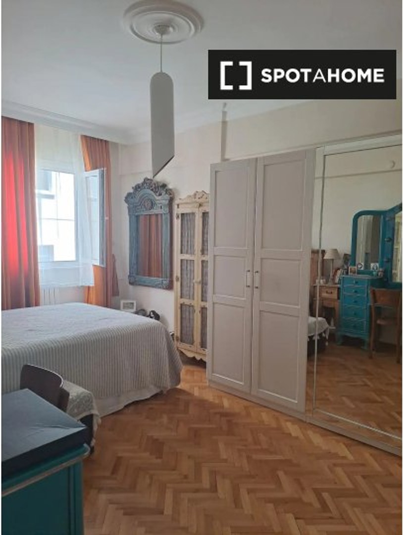 Stanza in affitto in appartamento condiviso a Istanbul