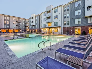 Apartamento inteiro em residência em 815 W Abram St, Arlington, TX 76013, USA, imagem 27 de 29