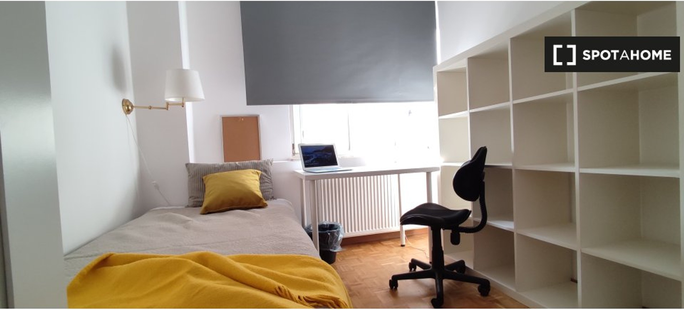 Cheap private room in Warsaw
