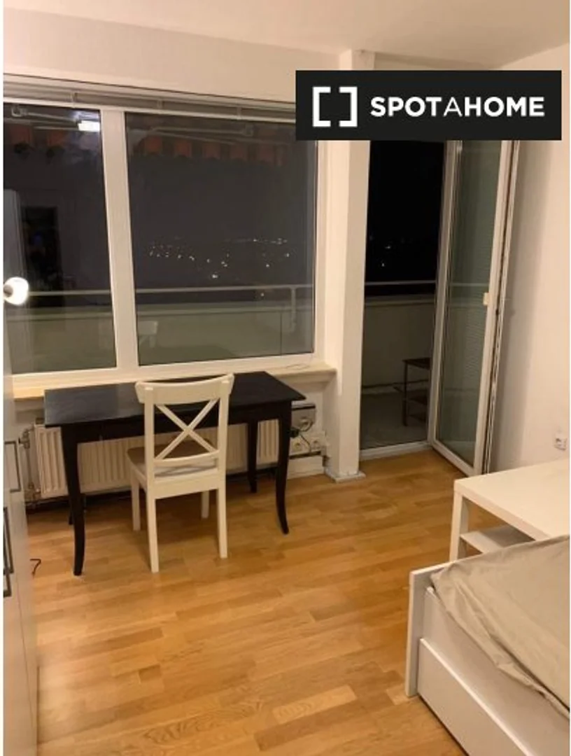 Chambre confortable pour étudiants disponible dans 