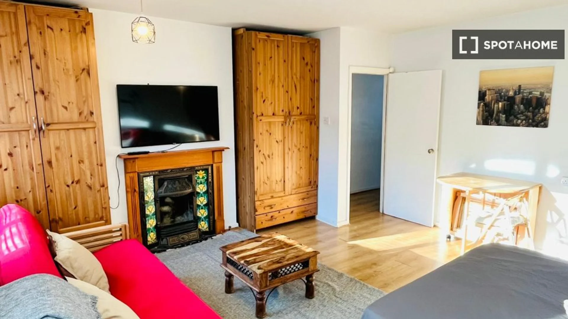 校园附近别致的单间公寓