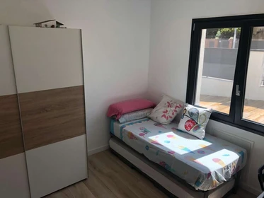 Room for rent with double bed Sant-cugat-del-valles
