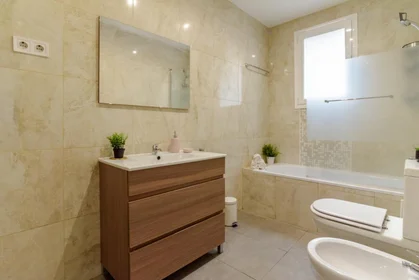 Stanza privata in Calle del Ferrocarril, immagine 19 di 22