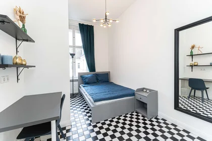 Stanza privata in Uhlandstraße, immagine 1 di 10