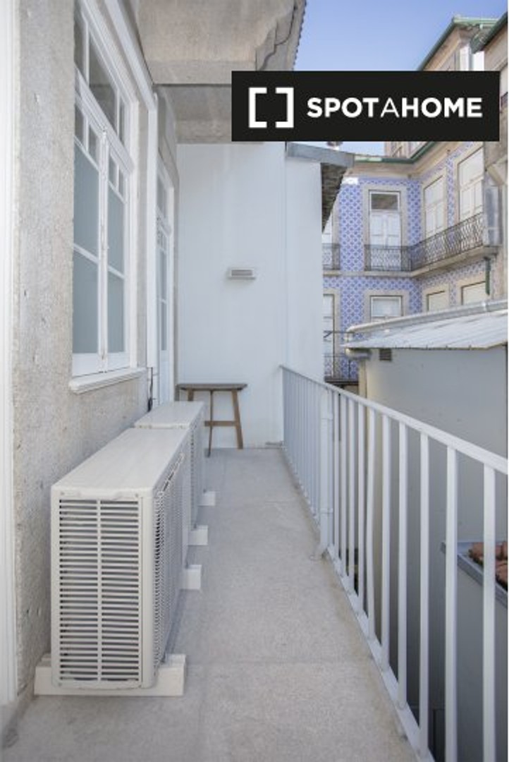 Apartamento totalmente mobilado em Porto