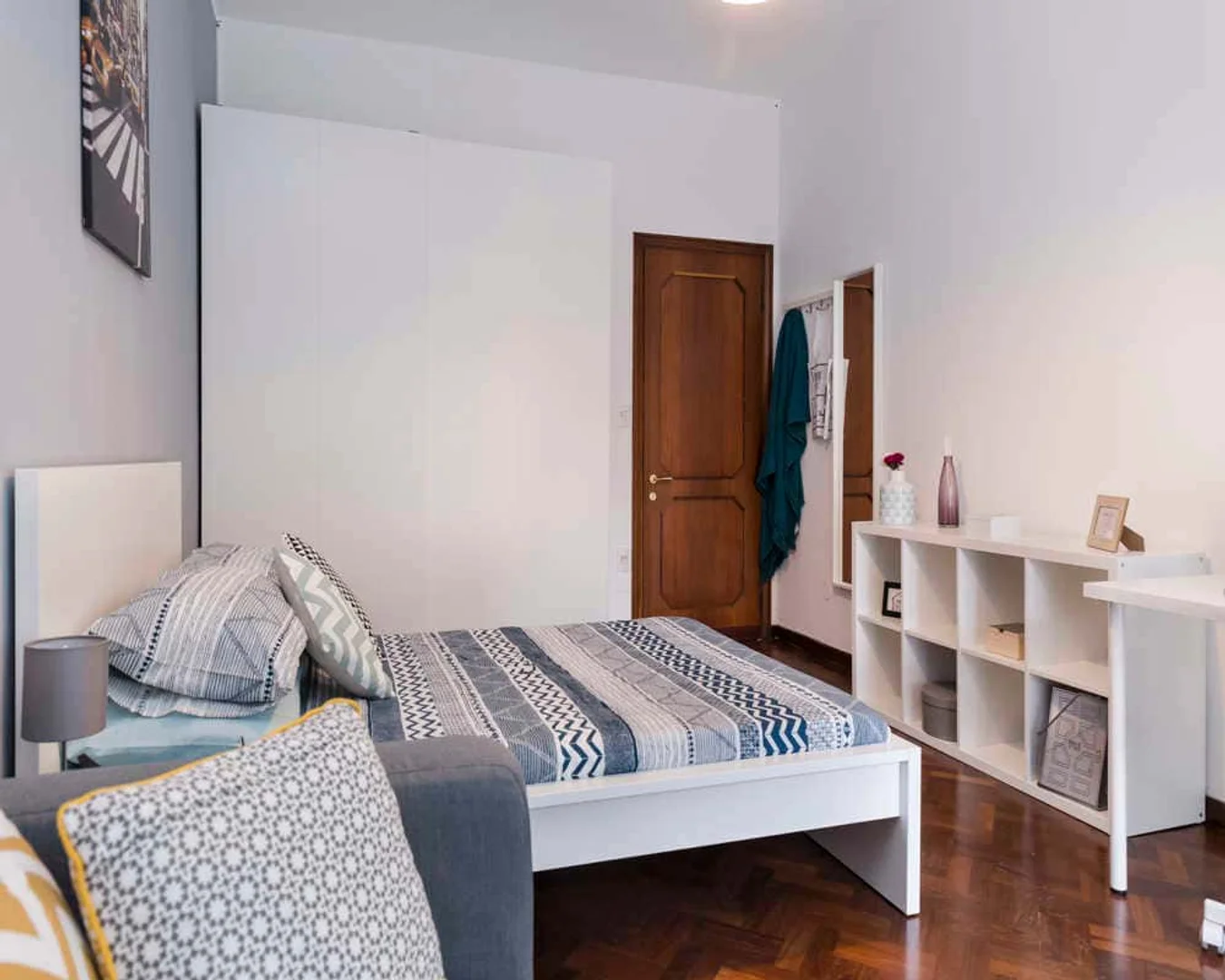 Habitación acogedora para estudiantes disponible en 