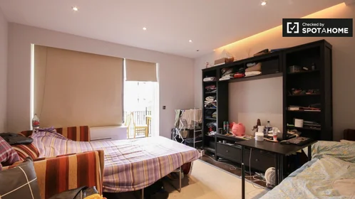 私人房间 在 Wiltshire Close, 16的图像13