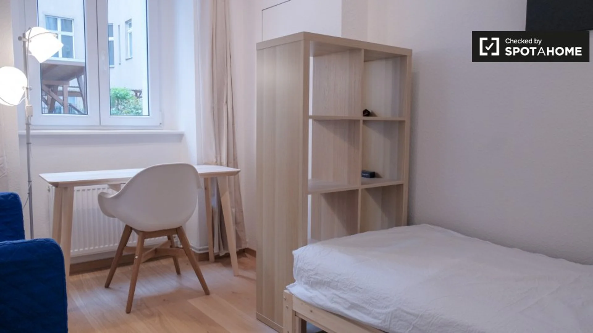 'de öğrenci dairesinde, tamamen mobilyalı kiralık oda