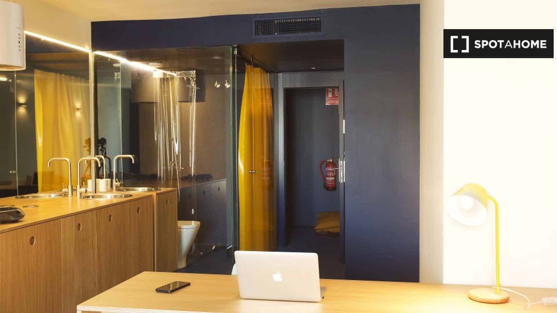 Very bright studio for rent in Alicante
