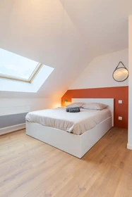 Renting rooms by the month in Valenciennes