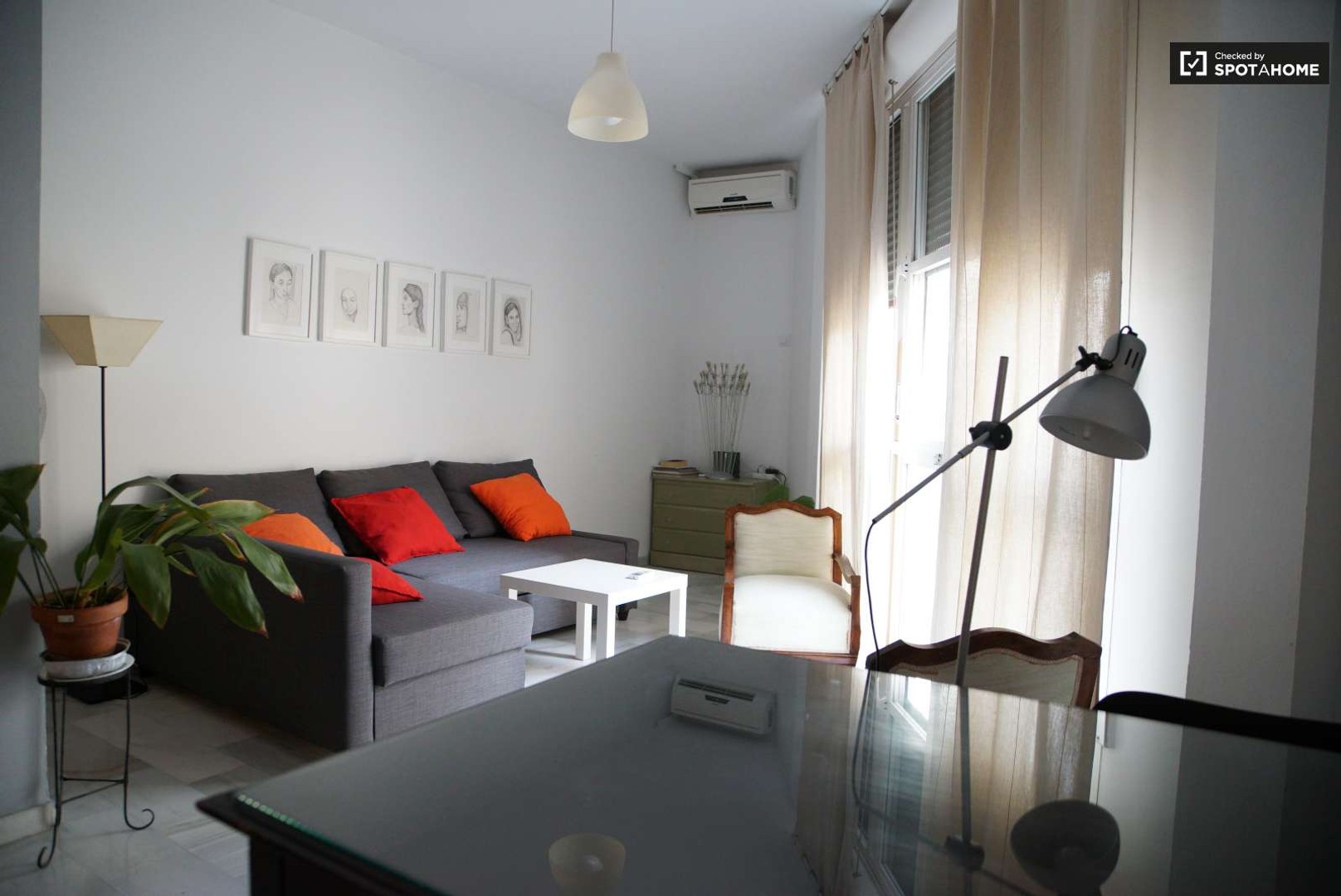 Alojamiento con 3 habitaciones en Sevilla
