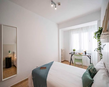 Room for rent with double bed Madrid