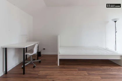 Habitación privada en CharlottenstraßeB, imagen 1 de 10