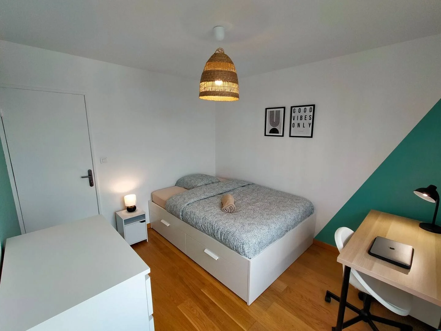 Chambre à louer dans un appartement d'étudiant à , entièrement meublée